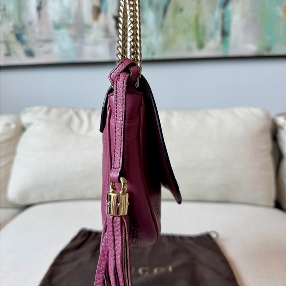 Gucci Pebbled Calfskin Medium Soho Flap Crossbody Peonia Flower / Magenta Purse - Picture 4 of 14